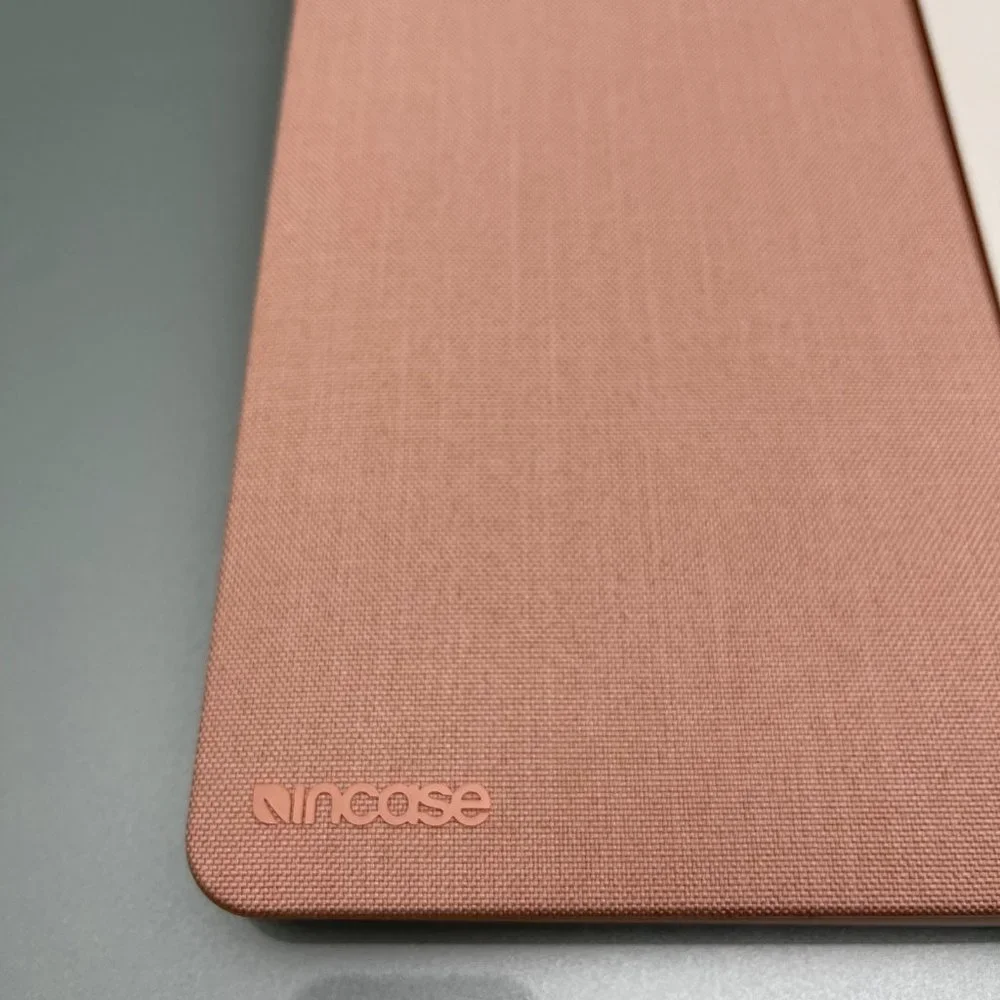 Incase Textured Hardshell For Macbook Pro 15